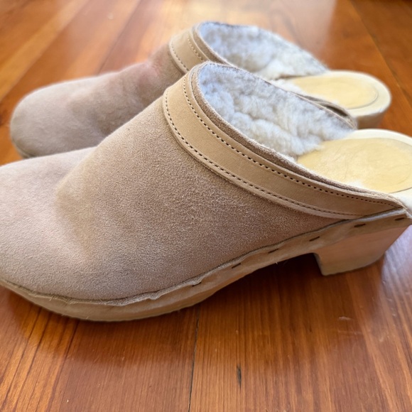 No. 6 Dakota Women's Tan Shearling Heel Clog - Picture 4 of 7